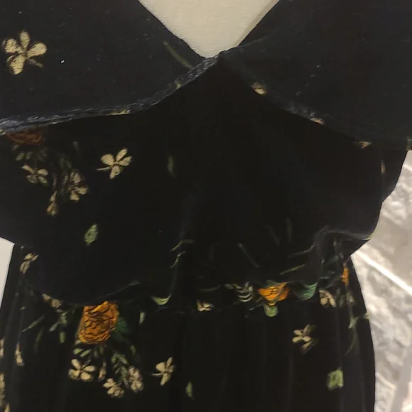 Zara Black Midi Dress Velvet Floral - Picture 7 of 9